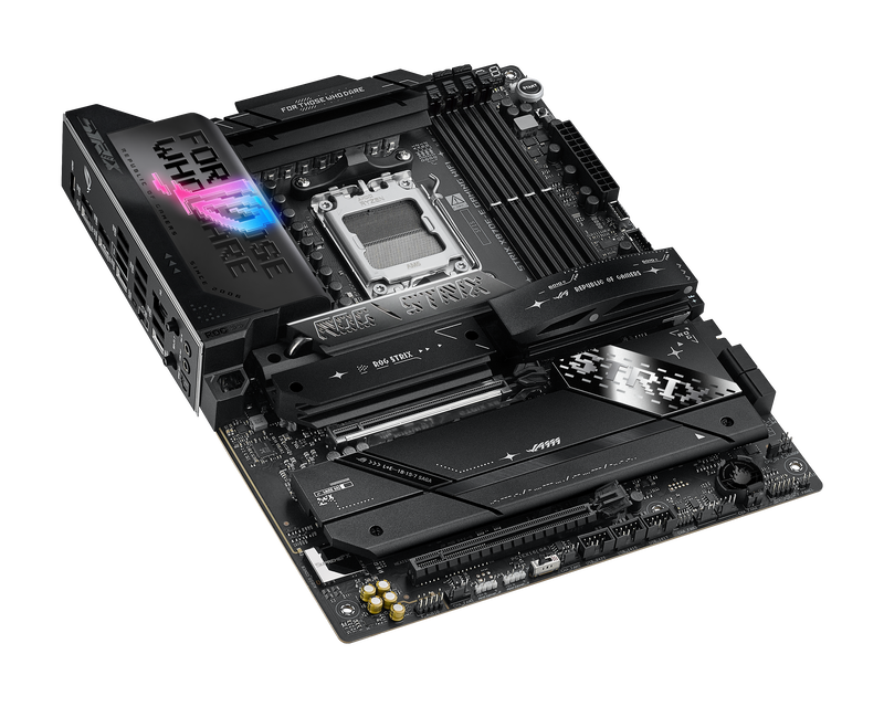 Oversikt av ASUS ROG Strix X870E-E Gaming WiFi hovedkort layout