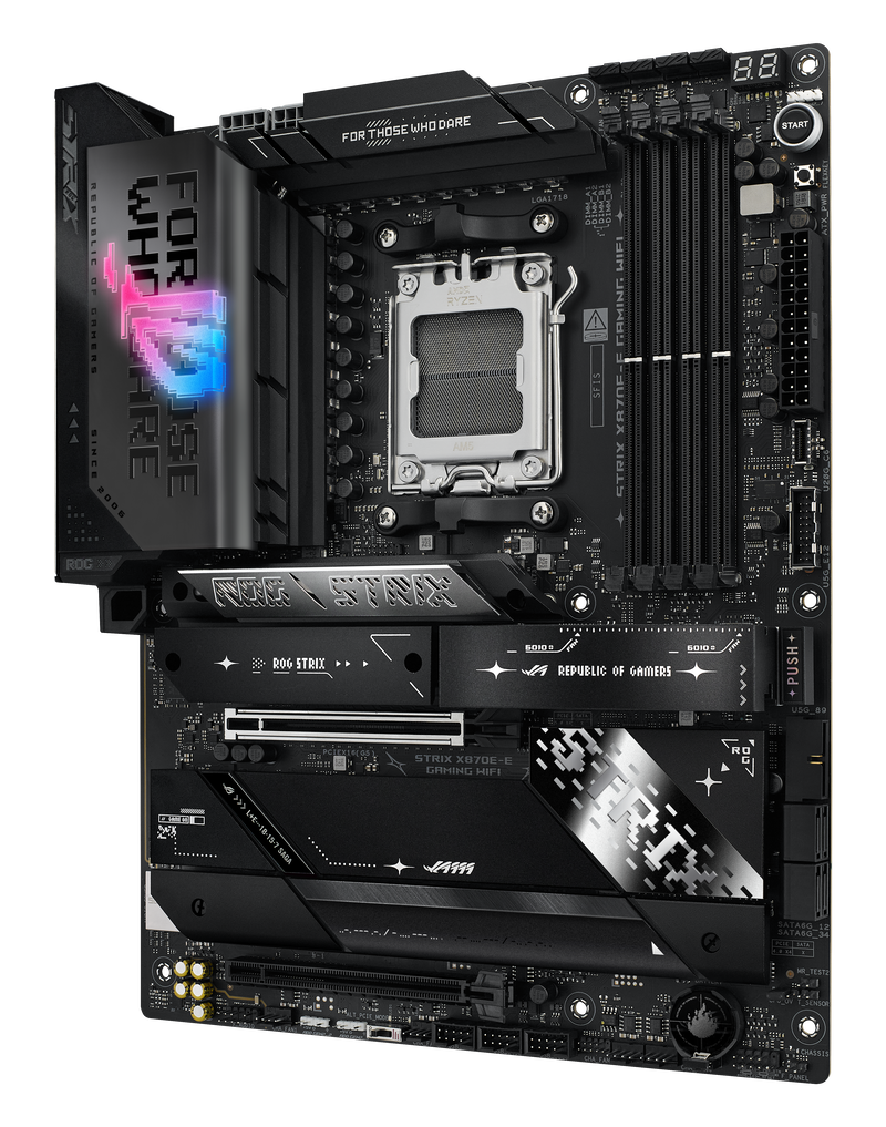 Nærbilde av ASUS ROG Strix X870E-E Gaming WiFi hovedkort komponenter