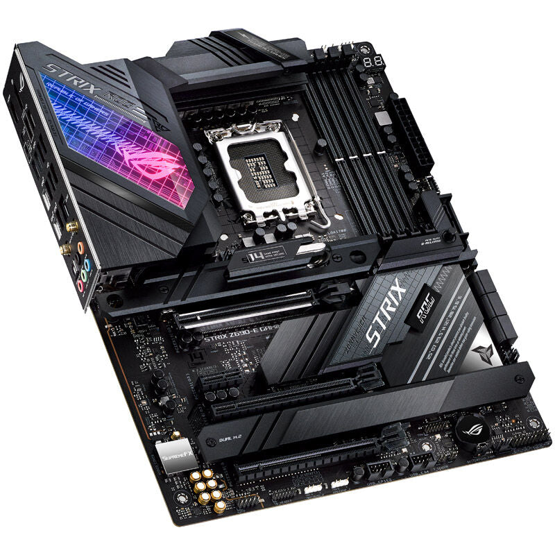 Bakside av ASUS ROG Strix Z690-E Gaming WiFi hovedkort