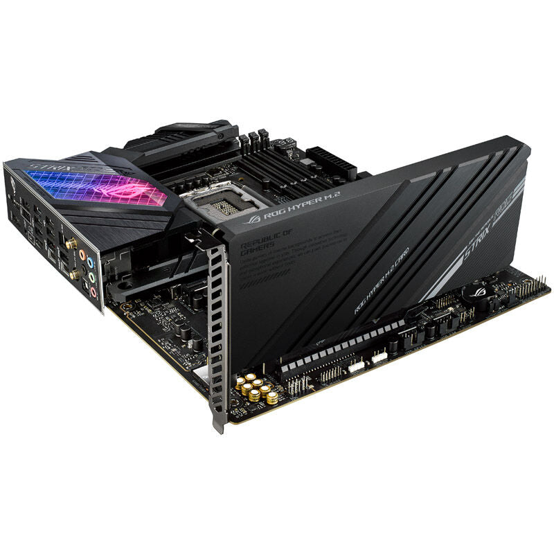 Bilde av USB-porter på ASUS ROG Strix Z690-E Gaming WiFi hovedkort