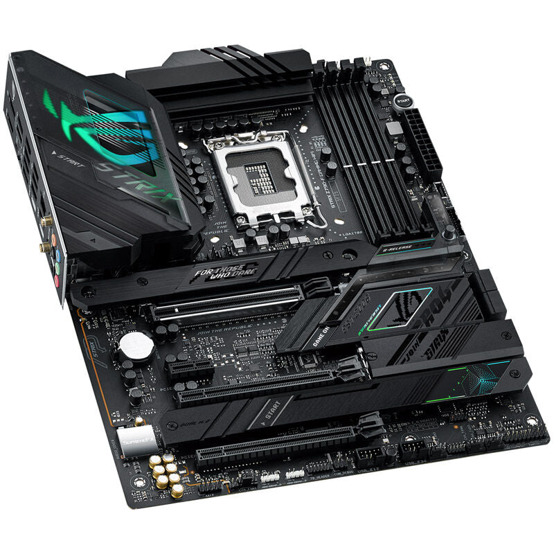 Bakside av ASUS ROG Strix Z790-F Gaming WiFi hovedkort