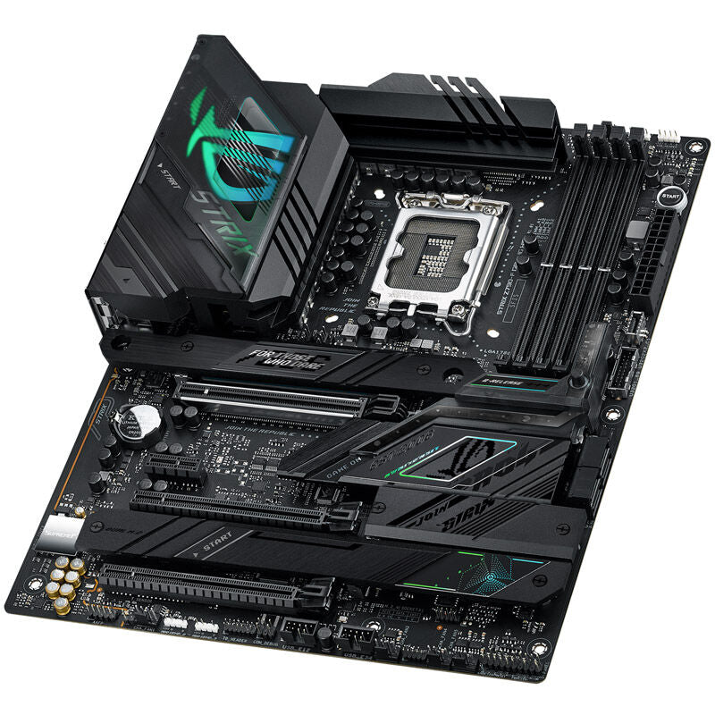 Nærbilde av ASUS ROG Strix Z790-F Gaming WiFi hovedkort RGB-belysning