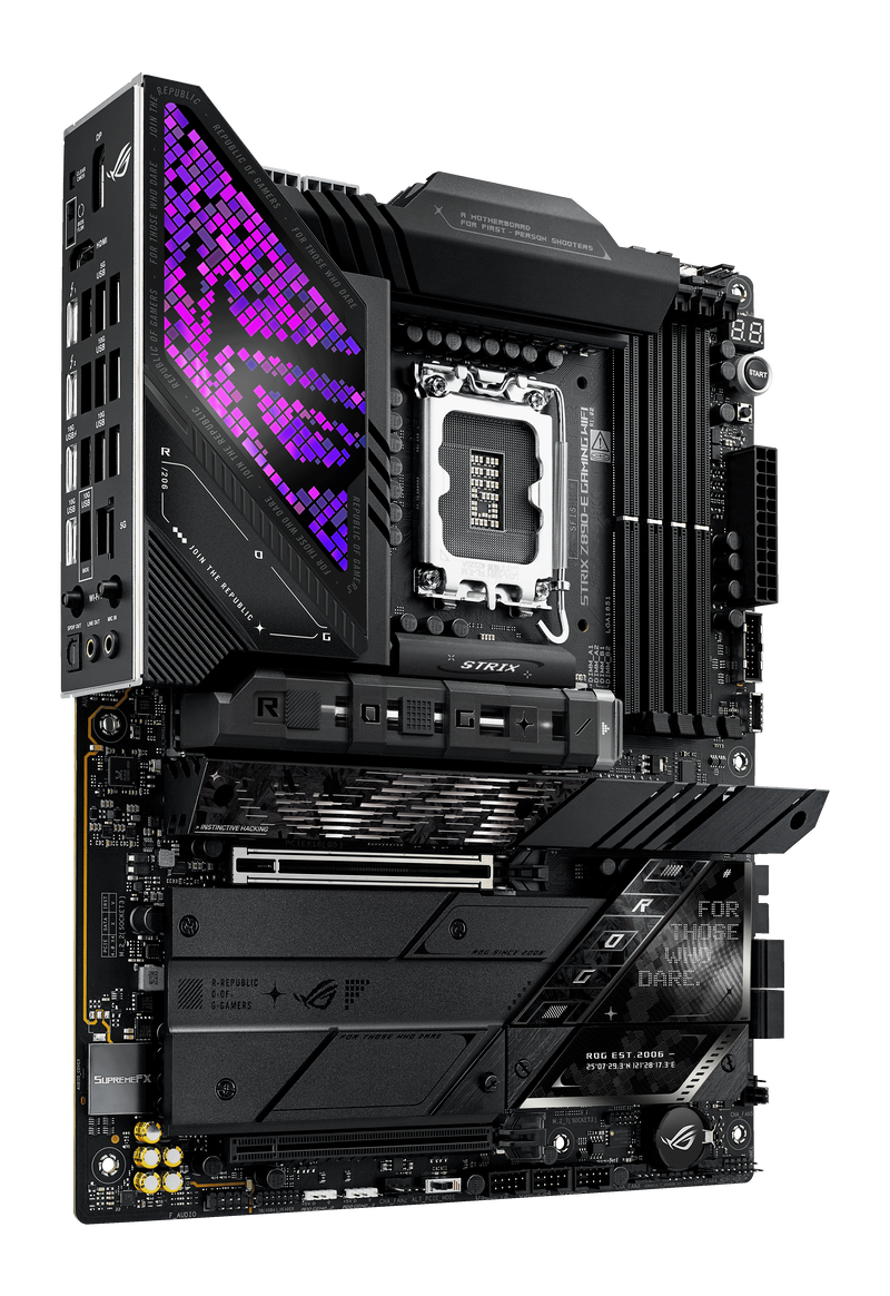 Bakside av ASUS ROG Strix Z890-E Gaming WiFi hovedkort