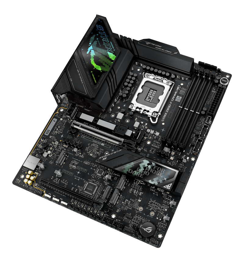 Nærbilde av ASUS ROG Strix Z890-F hovedkort med RAM-plasser