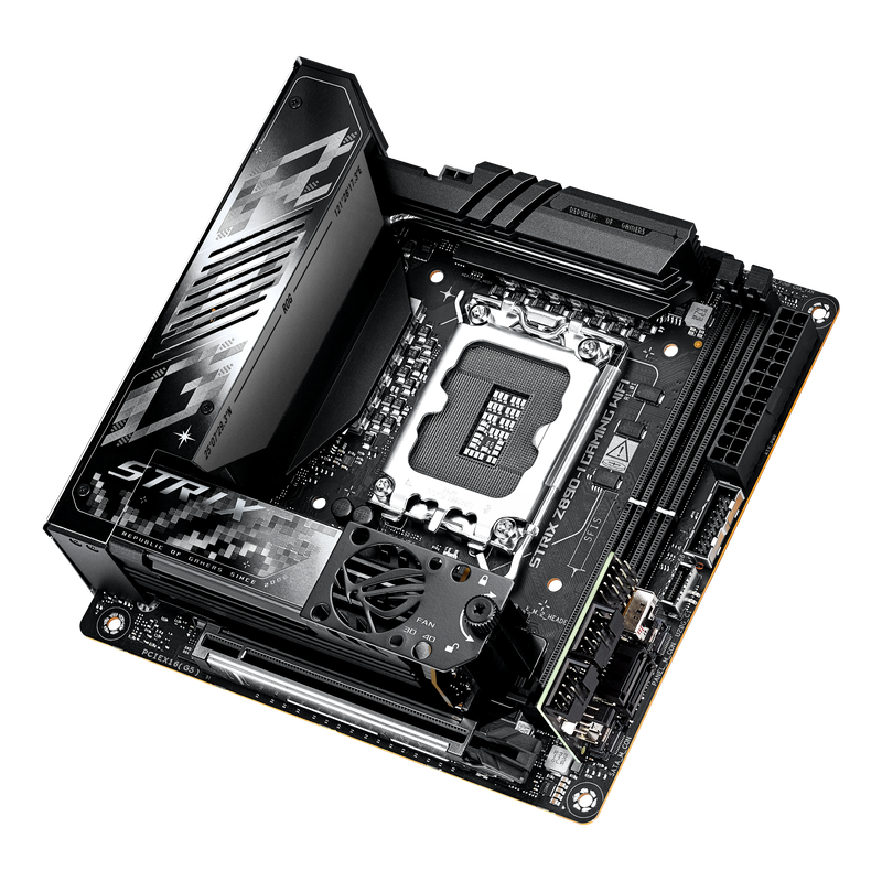 Nærbilde av tilkoblinger på ASUS ROG Strix Z890-I Gaming WiFi