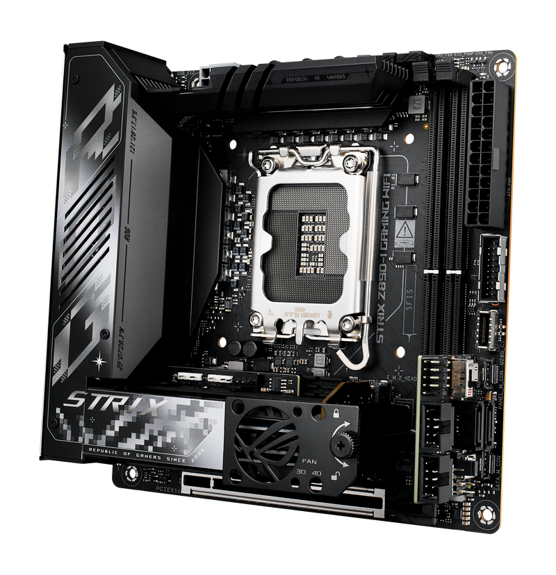 ASUS ROG Strix Z890-I Gaming WiFi hovedkort montert i PC