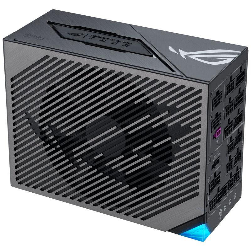 ASUS ROG Thor Titanium III montert i gaming-PC