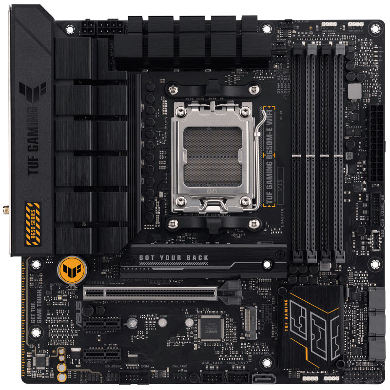 Detalj av ASUS TUF Gaming B650M-E WIFI hovedkortets PCIe-spor