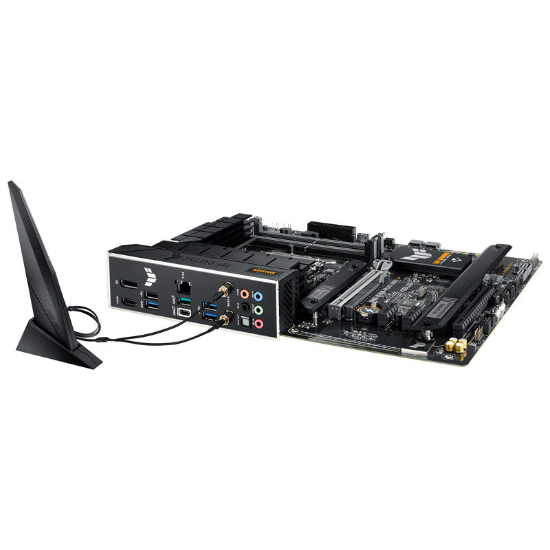 Nærbilde av ASUS TUF Gaming B760-Plus WIFI hovedkort koblinger