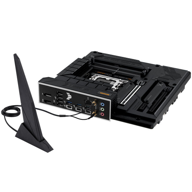 Montert ASUS TUF Gaming B760M-BTF WIFI hovedkort i PC