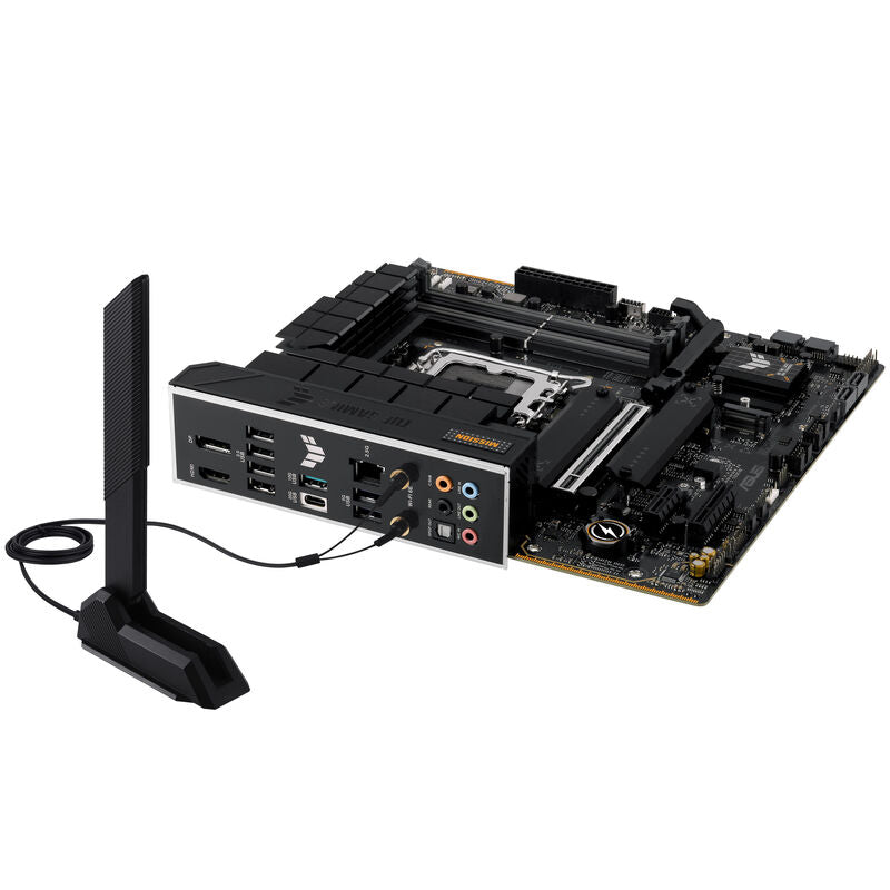 ASUS TUF Gaming B760M-Plus WIFI II montert i Micro-ATX-kabinett