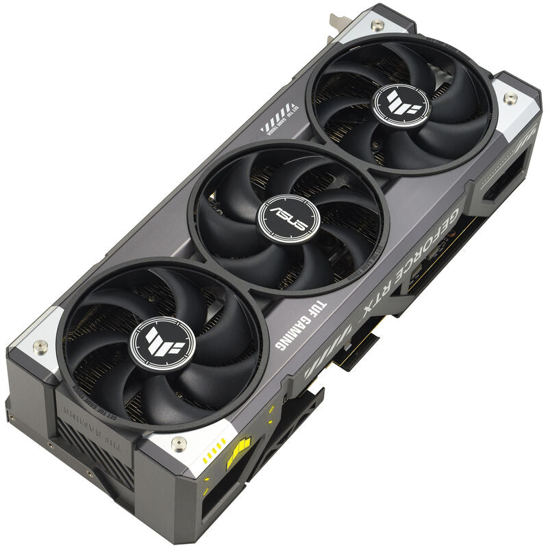 ASUS TUF Gaming GeForce RTX 5080 detalj på kjøleplater