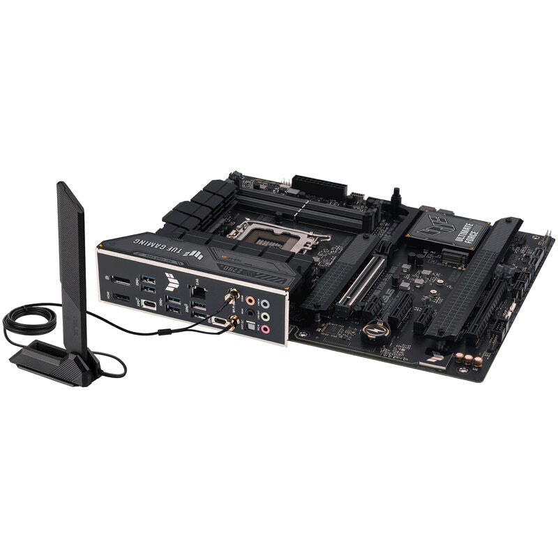Nærbilde av M.2-porter på ASUS TUF Gaming Z790 Plus WiFi hovedkort