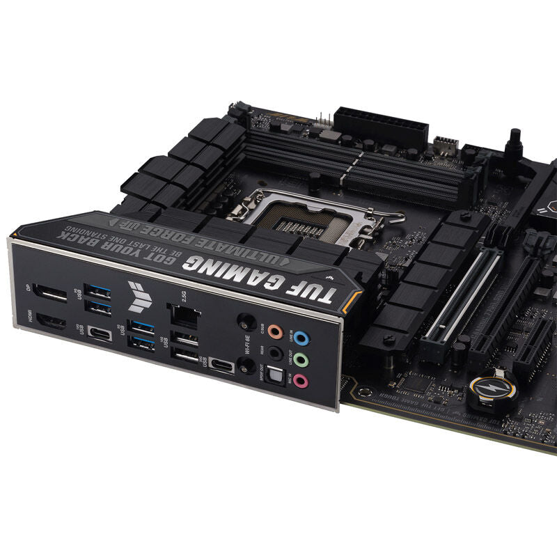 Nærbilde av ASUS TUF Gaming Z790-Pro WiFi hovedkort kjøleribbe
