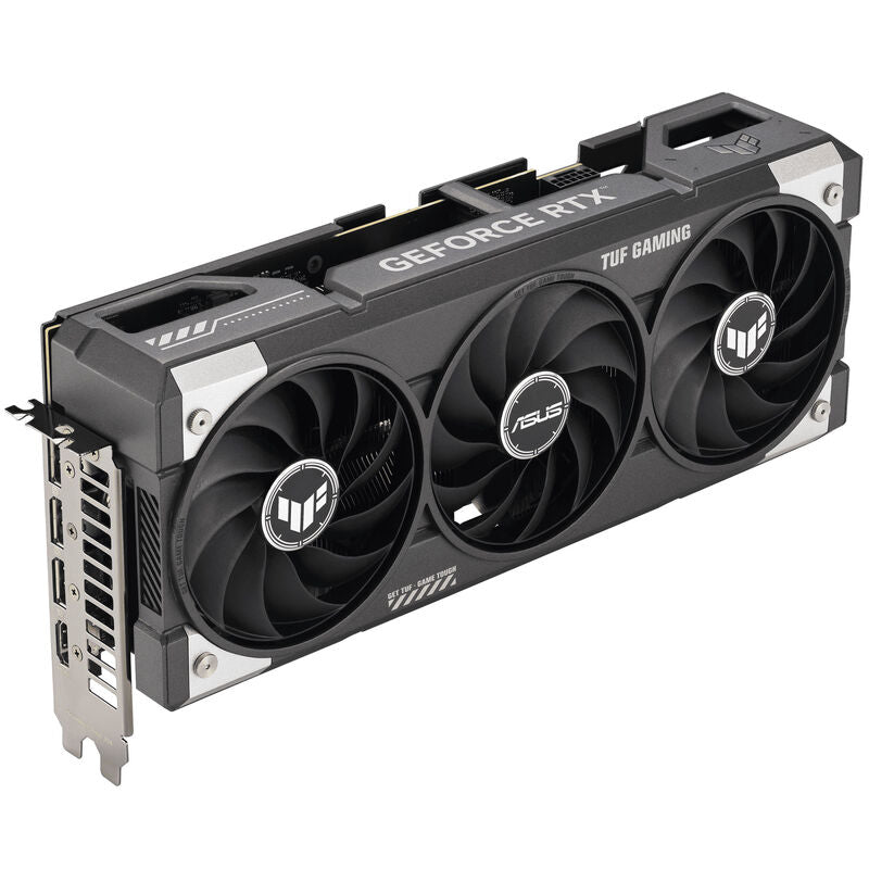 Nærbilde av ASUS TUF RTX 5060 Ti OC Edition grafikkorts kontakter