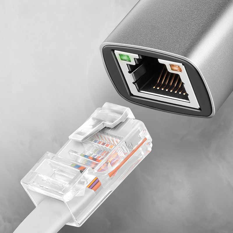 AXAGON ADE-TXCA Gigabit Ethernet adapter USB-C + USB-A montert på laptop