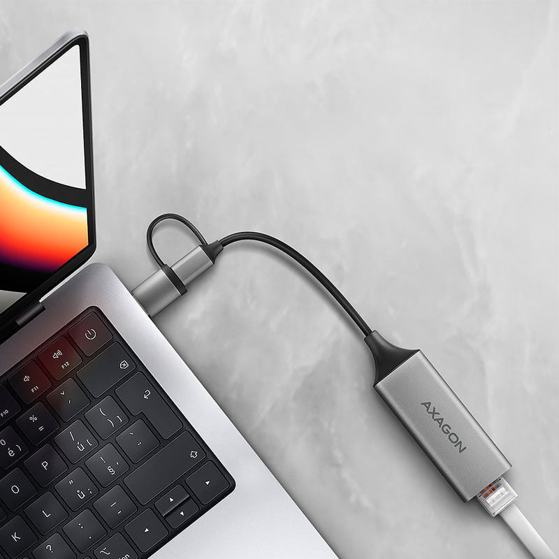 AXAGON ADE-TXCA Gigabit Ethernet adapter USB-C + USB-A nærbilde av RJ45 kontakt