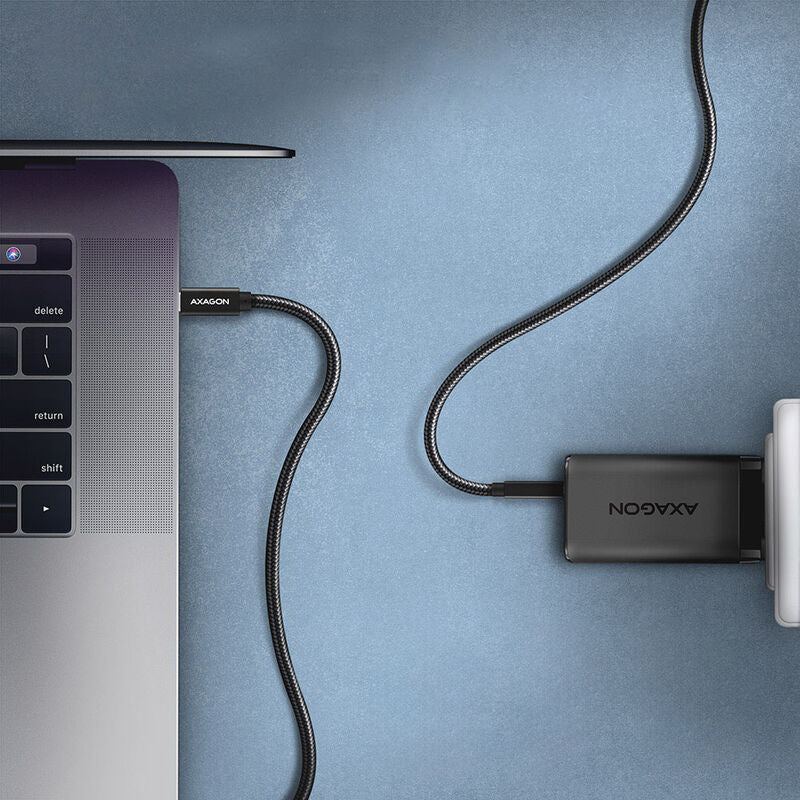 AXAGON BUCM32-CM05AB USB-C skjøtekabel montert med enheter
