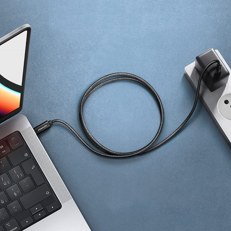 AXAGON BUCM4X-CM05AB USB-C kabel USB 4 Gen 3x2 240 W 8K 50 cm svart montert