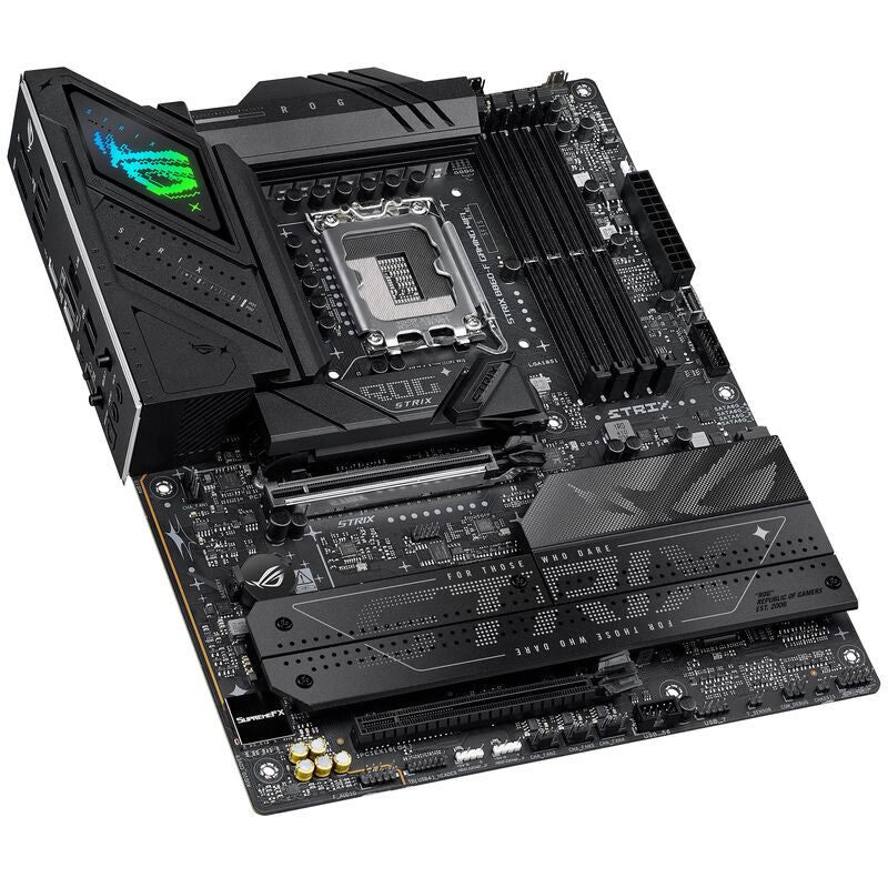 Bakside av ASUS ROG Strix B860-F Gaming WiFi hovedkort