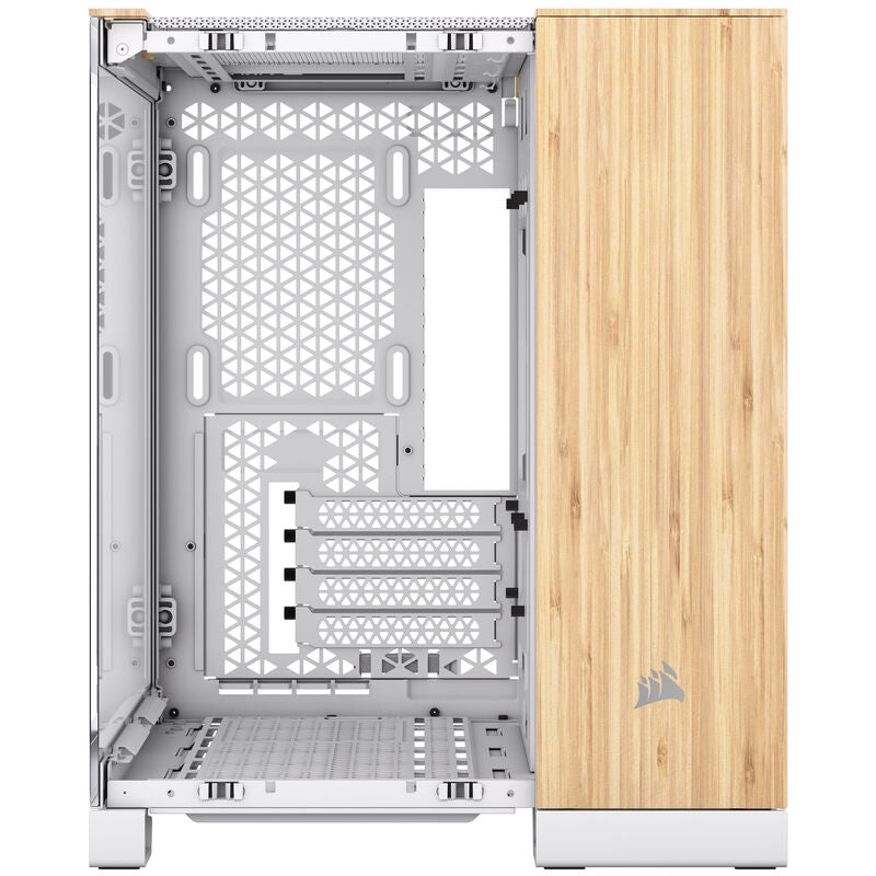 Corsair 2500X Micro-ATX kabinett herdet glass hvit bambus montert i gaming-oppsett