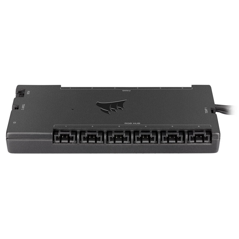 Nærbilde av Corsair Commander Core XT RGB LED-kontroller RGB-porter