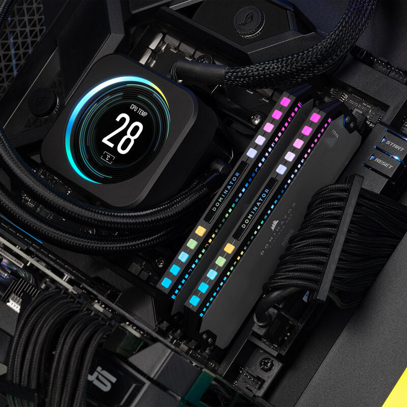 Montert Corsair Dominator Platinum RGB DDR5-6000 CL30 RAM 64 GB EXPO i PC