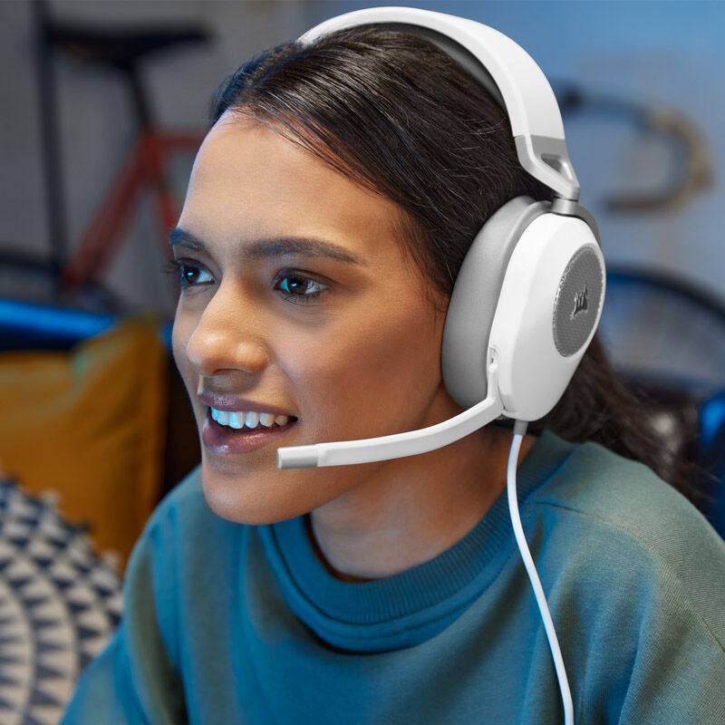 Sideprofil av Corsair HS65 Surround headset 7.1 50 mm hvit
