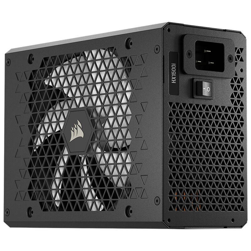 Corsair HX1500i strømforsyning montert i PC
