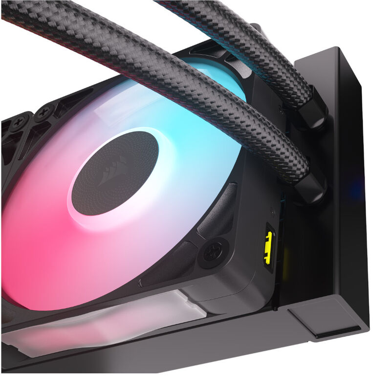 Nærbilde av LCD-display på Corsair iCUE LINK Titan 360 RX LCD AIO vannkjøling
