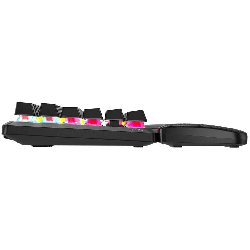 Nærbilde av RGB-belysning på Corsair K70 CORE TKL trådløs gamingtastatur