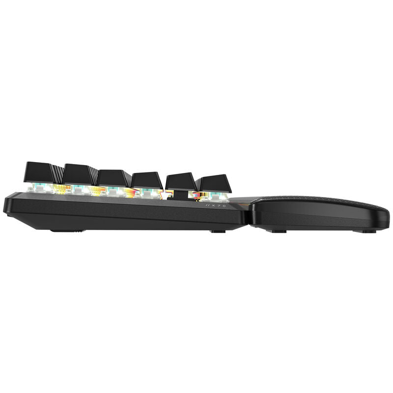 Montert Corsair K70 Pro TKL gamingtastatur MGX på skrivebord