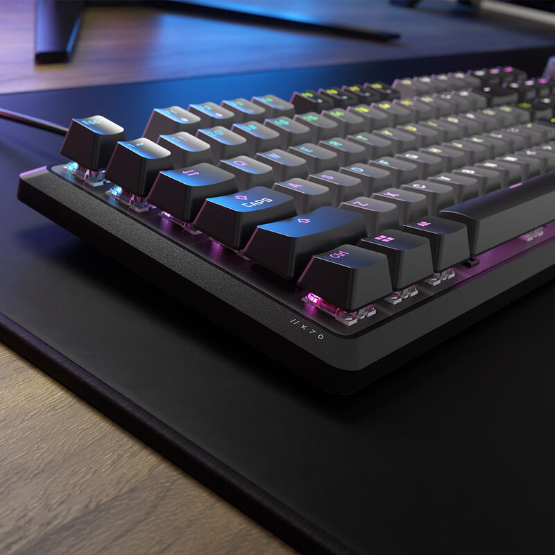 USB-kabel tilkoblet Corsair K70 RGB CORE mekanisk gamingtastatur Cherry MX Red