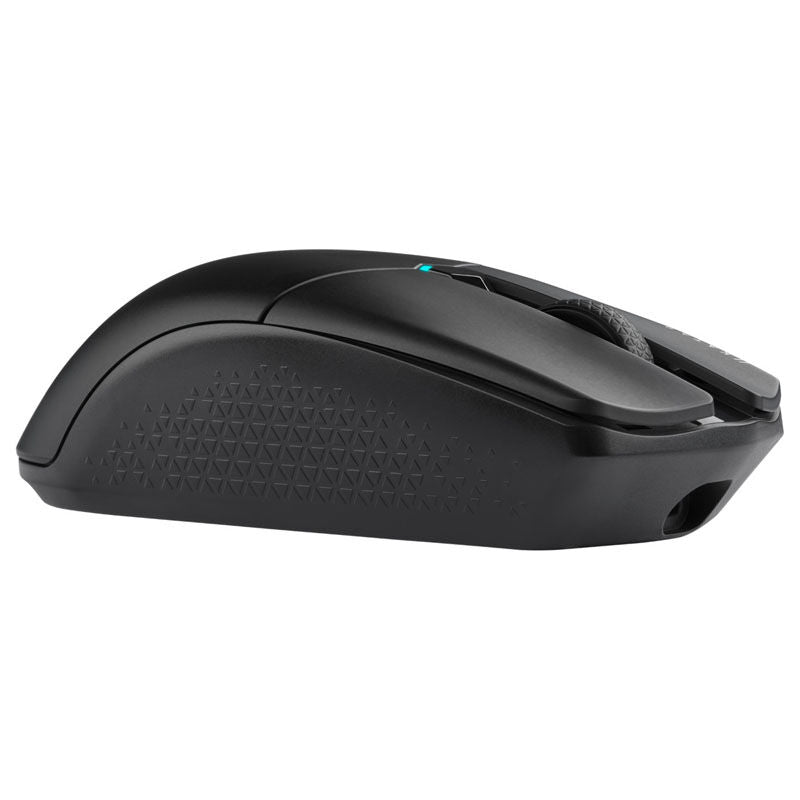 Corsair Katar Elite Wireless trådløs gamingmus montert på musematte