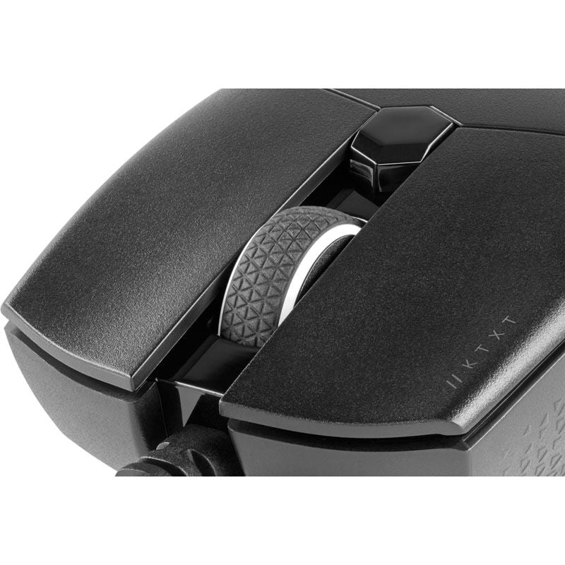 Corsair Katar PRO XT kablet gamingmus montert på skrivebord