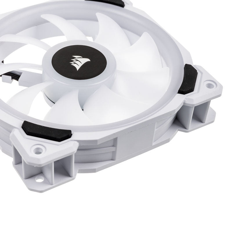 Corsair LL120 RGB PWM vifte 120 mm 3-pakning med kontroller hvit montert