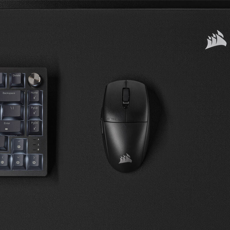 Corsair M55 Wireless trådløs gamingmus 24000 DPI svart vinklet visning