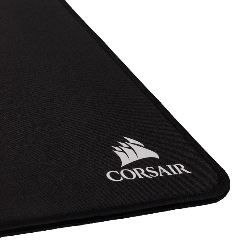 Nærbilde av overflaten på Corsair MM350 Champion Series gamingmusematte M svart