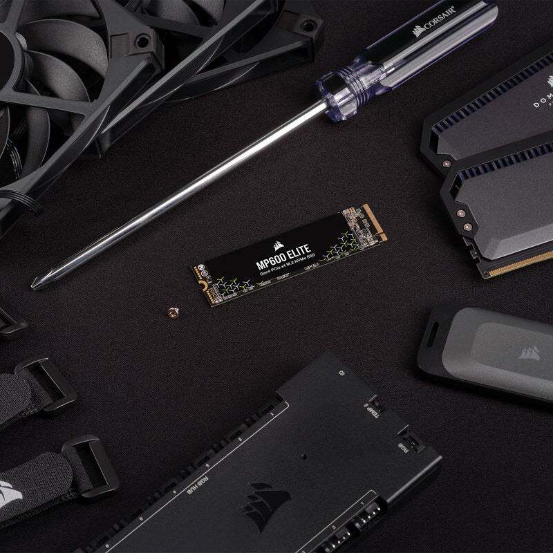 Corsair MP600 Elite NVMe SSD 2 TB i emballasje