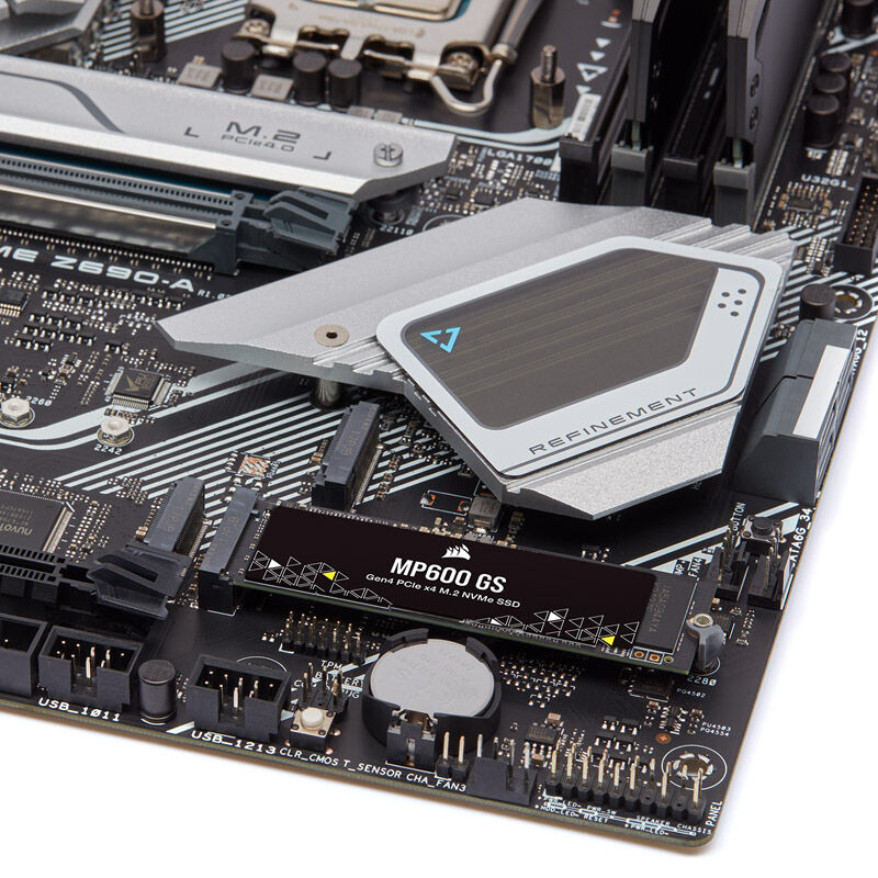 Corsair MP600 GS NVMe SSD 1 TB PCIe 4.0 M.2 2280 med fokus på kontakt