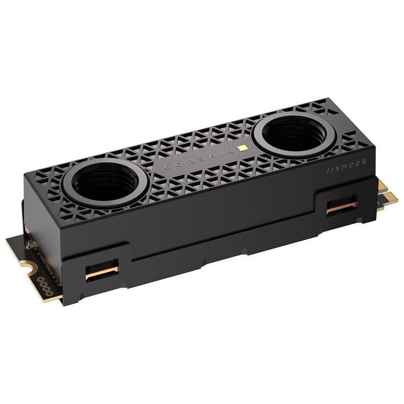 Detalj av Corsair MP700 Pro Hydro X NVMe SSD 2 TB kjøleblokk