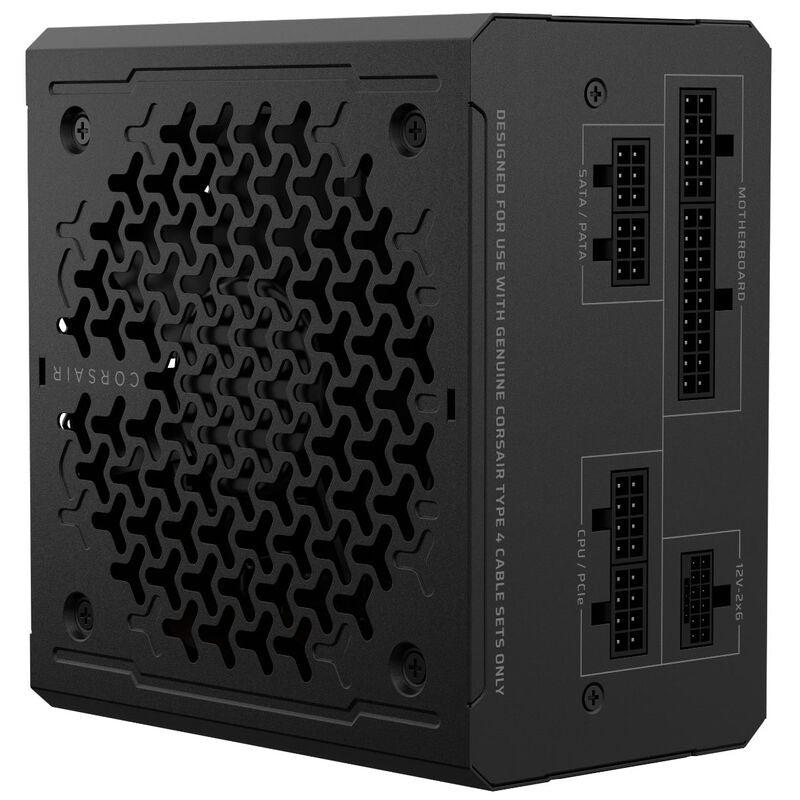 Corsair RM650e strømforsyning montert i PC