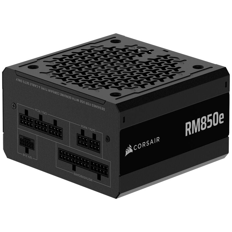 Corsair RM850e strømforsyning hvit bakside med tilkoblinger