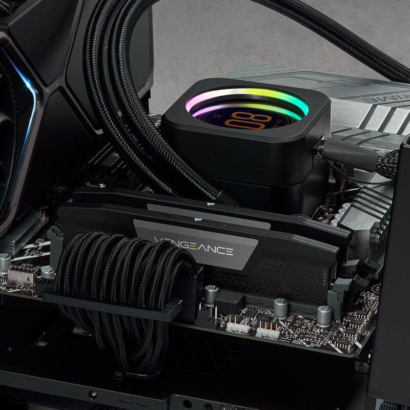 Corsair Vengeance DDR5-7200 CL34 RAM 32 GB XMP svart montert i PC