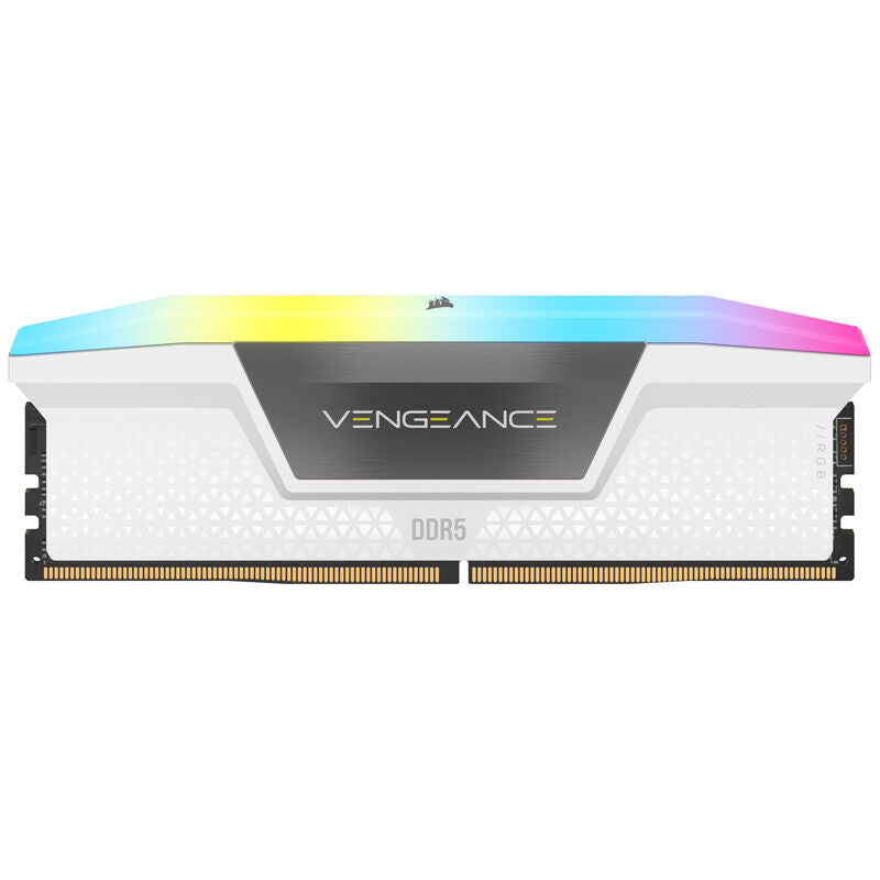 Nærbilde av RGB-belysning på Corsair Vengeance RGB DDR5-6000 CL30 RAM 32 GB hvit