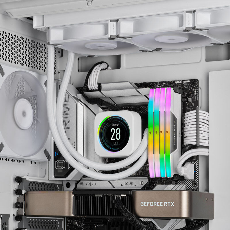Oversikt over Corsair Vengeance RGB DDR5-6000 CL30 RAM 32 GB hvit moduler