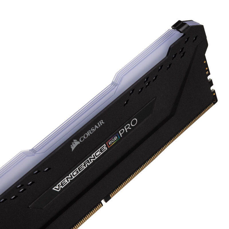 Detaljbilde av Corsair Vengeance RGB Pro DDR4-3000 CL16 RAM 32 GB svart heatspreader