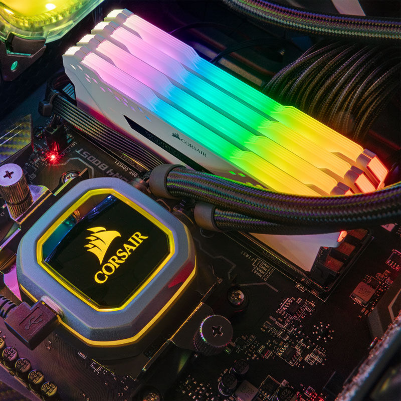Corsair Vengeance RGB Pro Light Enhancement Kit RGB hvit montert i PC