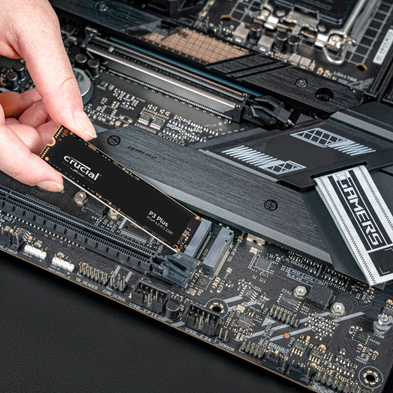 Detalj av Crucial P3 Plus NVMe SSD 4 TB PCIe 4.0