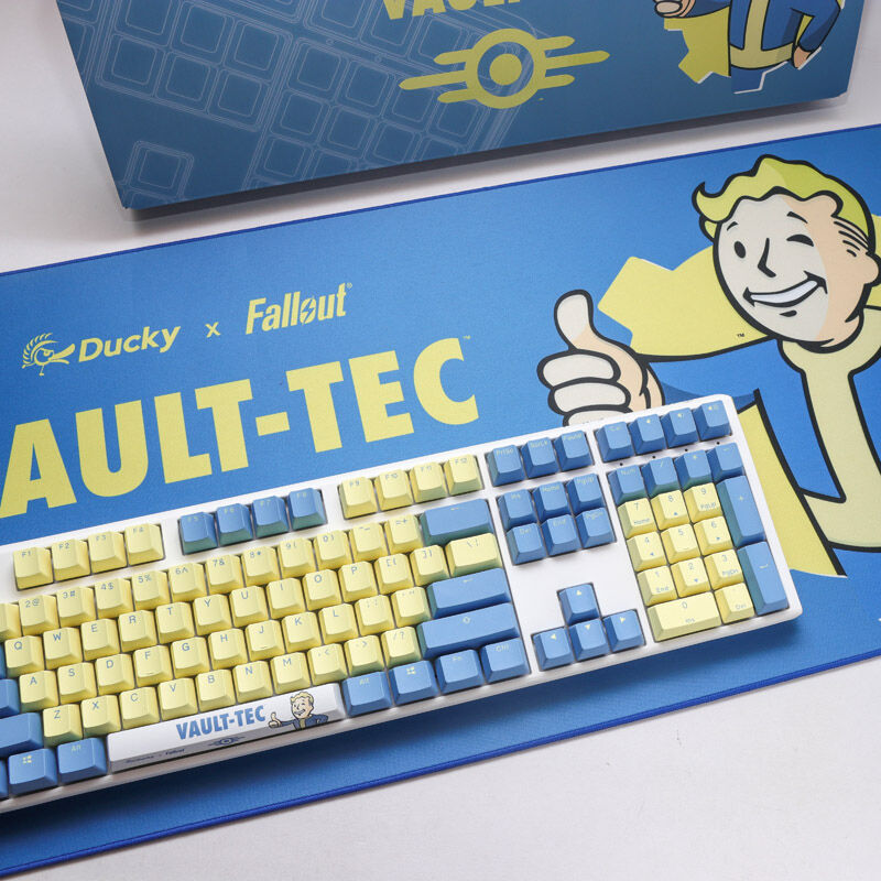 Ducky x Fallout Vault-Tec One 3 bakside med USB-C port